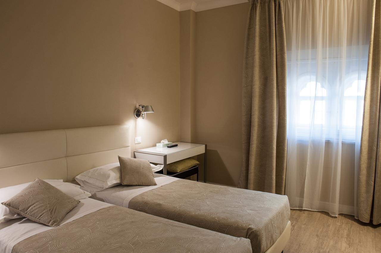 Hotel Universal 리보르노 외부 사진